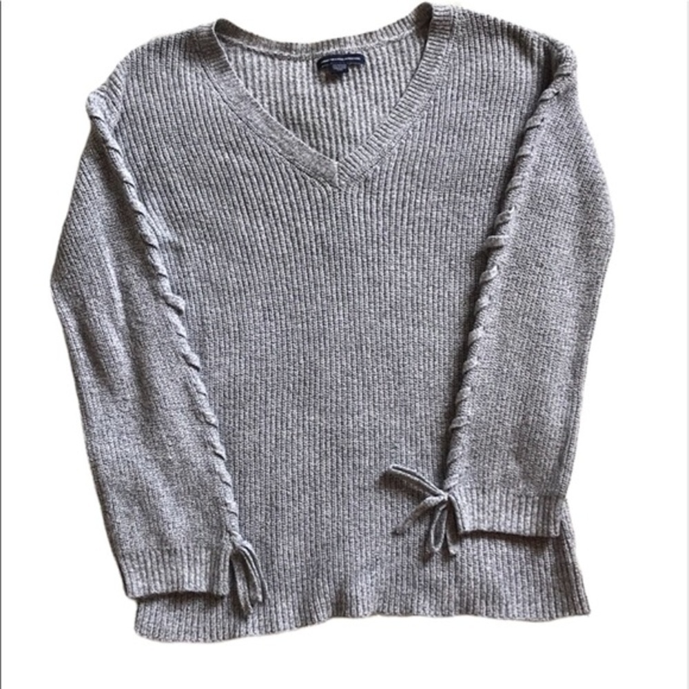 American Eagle V-Neck Gray Sweater